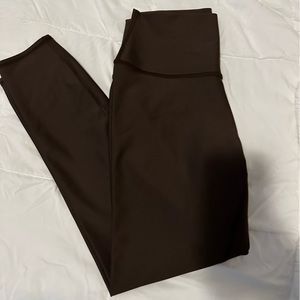 alo yoga brown airlift leggings